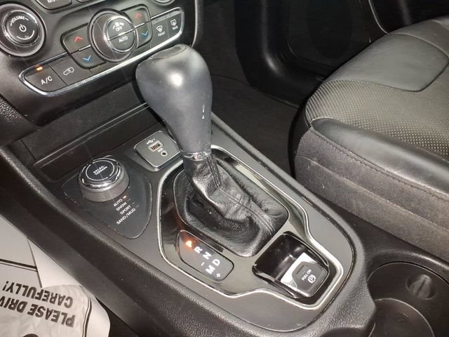 Used 2019 Jeep Cherokee Limited AWD/4WD image 22