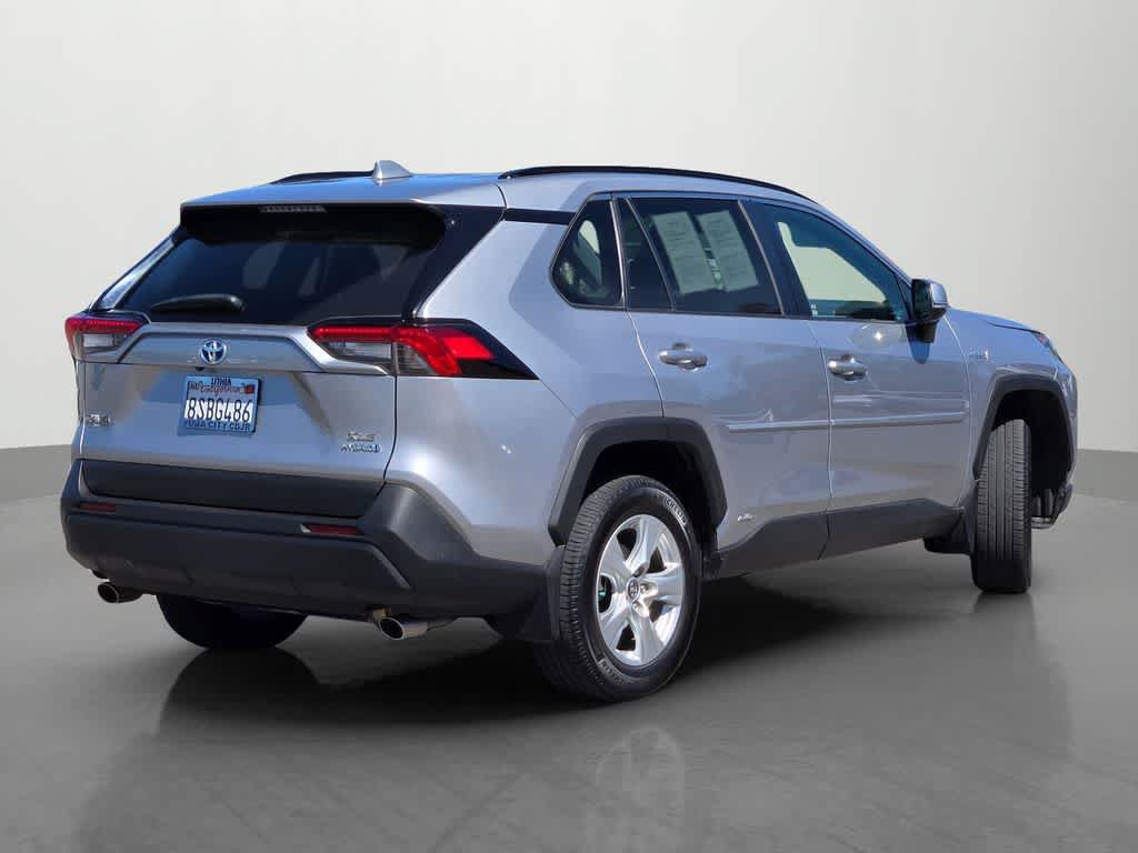 Used 2020 Toyota RAV4 XLE w/ XLE Grade Weather Package AWD/4WD image 6