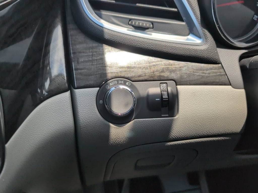 Used 2014 Buick Encore FWD image 24