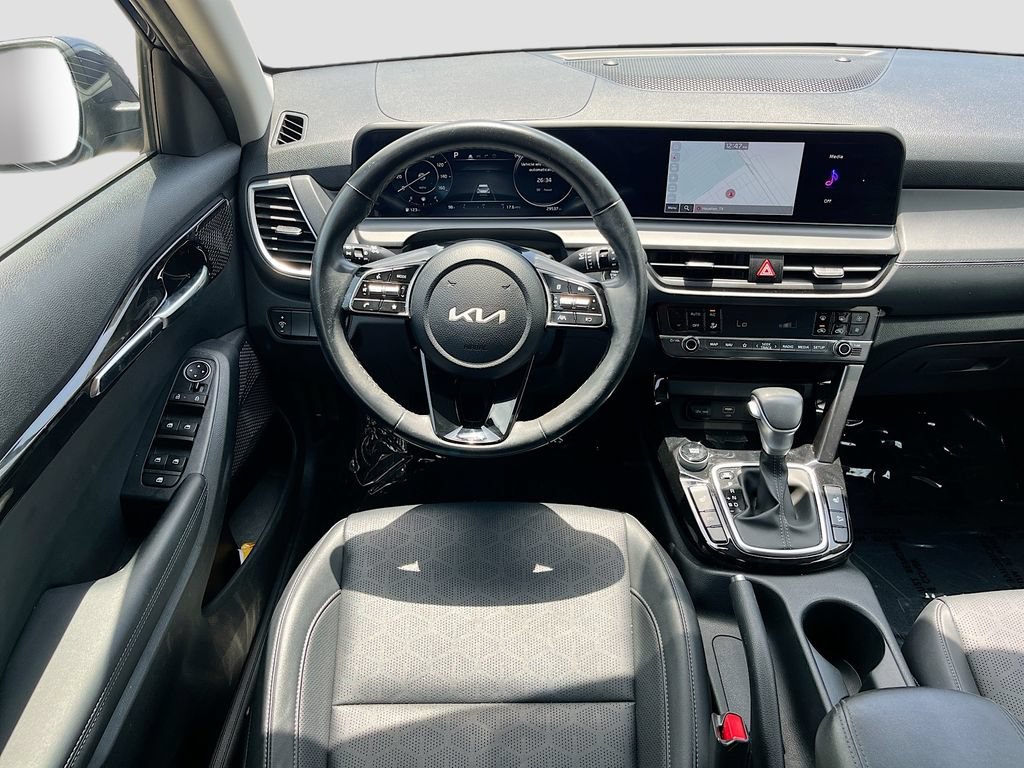 Used 2024 Kia Seltos EX FWD image 22
