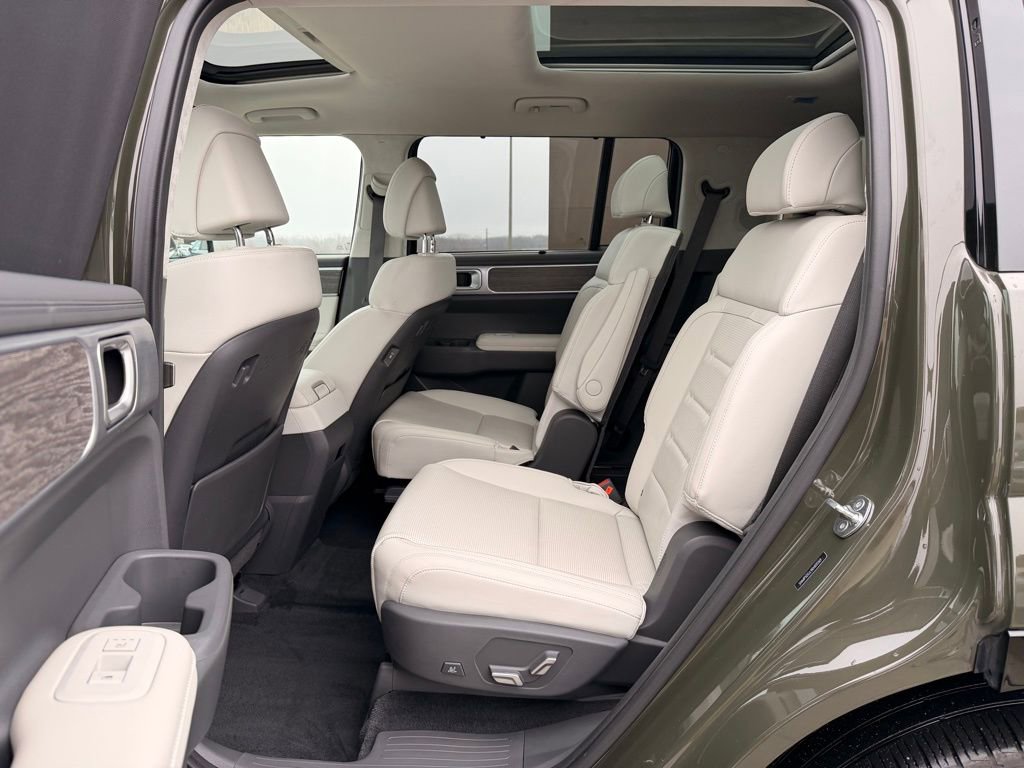 Used 2024 Hyundai Santa Fe Calligraphy image 37