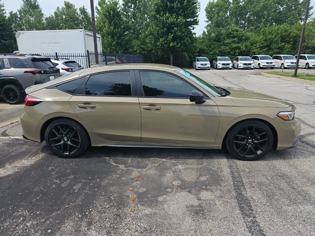 Used 2025 Honda Civic Sport image 4