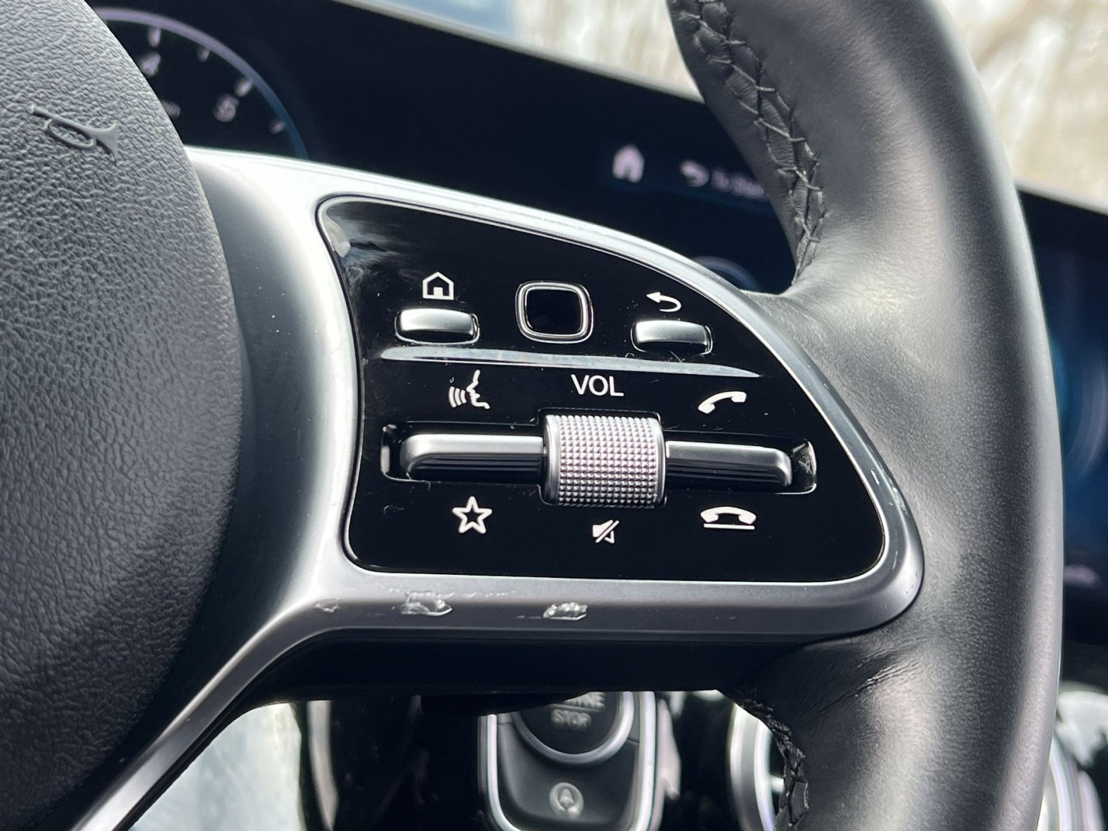 Certified 2021 Mercedes-Benz GLA 250 4MATIC w/ Premium Package image 29