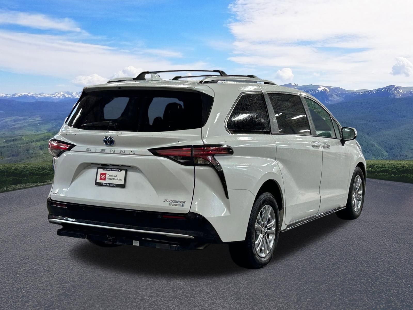 Used 2023 Toyota Sienna Platinum AWD/4WD image 5