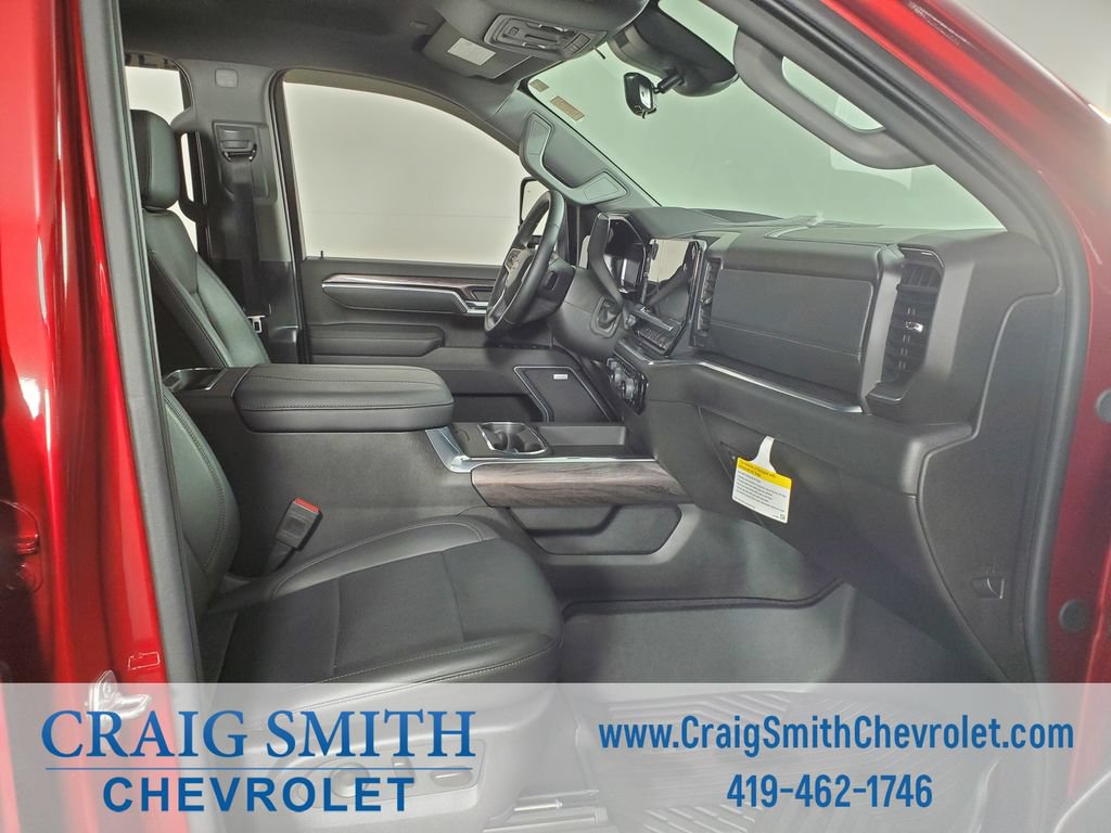 Used 2025 Chevrolet Silverado 2500 LTZ w/ LTZ Plus Package AWD/4WD image 12