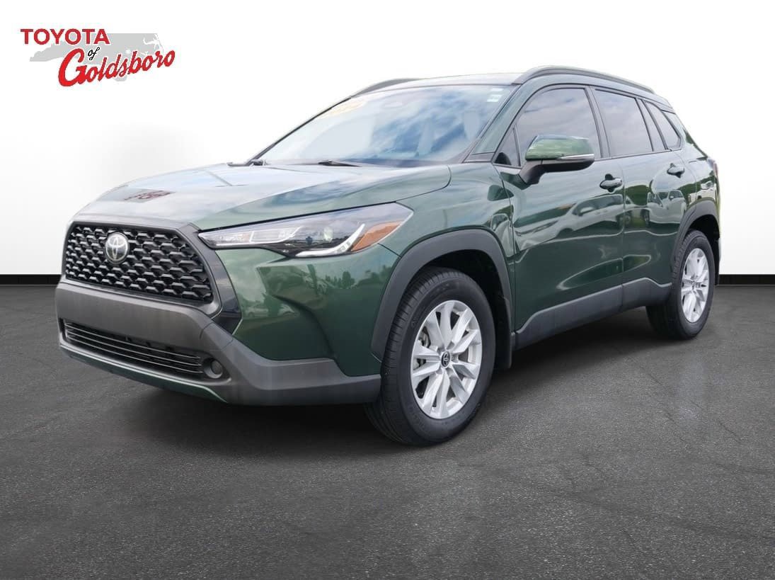 Used 2024 Toyota Corolla Cross LE image 1