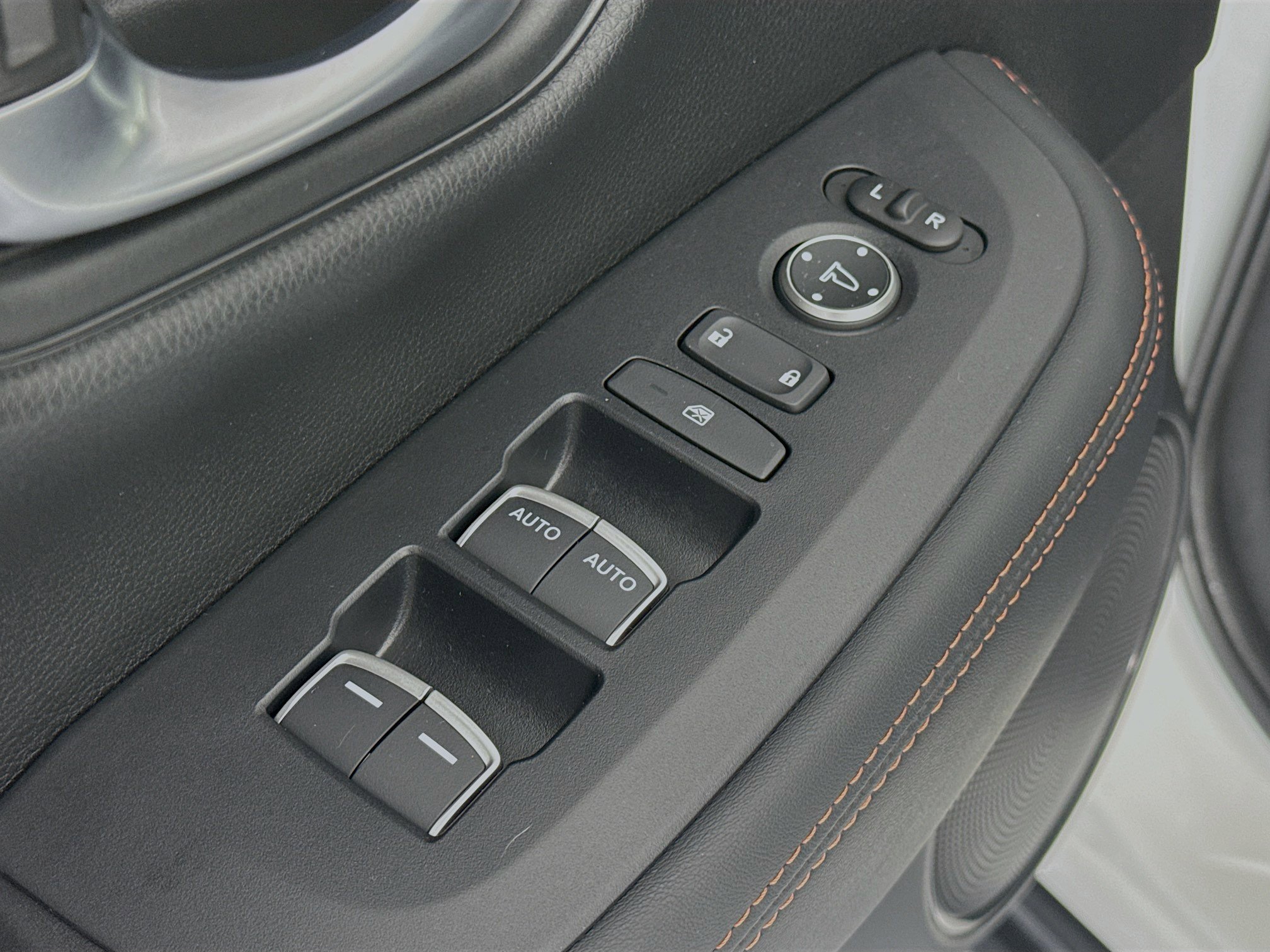 Certified 2025 Honda HR-V Sport image 17