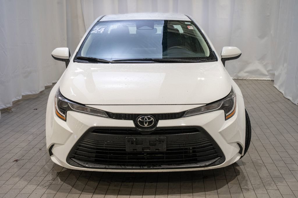 Used 2024 Toyota Corolla LE image 3