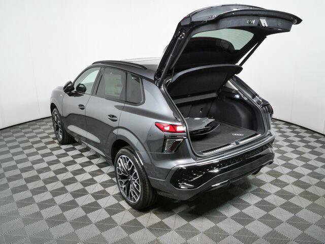 New 2026 Audi Q3 quattro 2.0T AWD/4WD image 5
