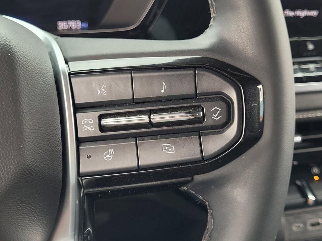 Used 2024 Chevrolet Colorado LT w/ LT Convenience Package III image 27