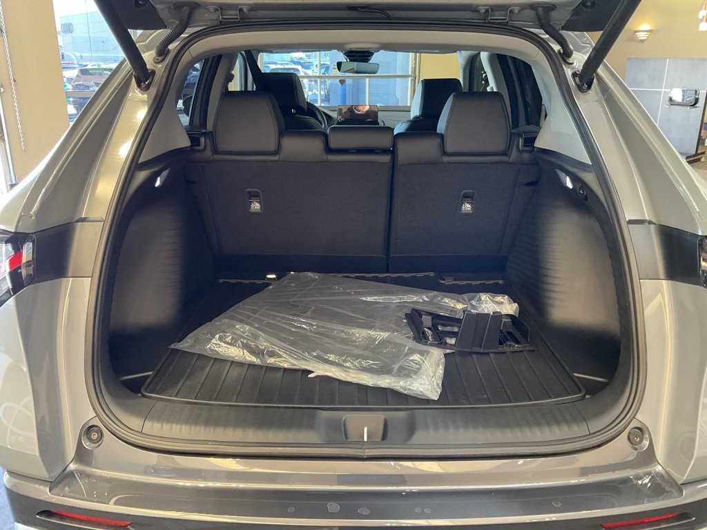 Certified 2025 Acura ADX Base image 23