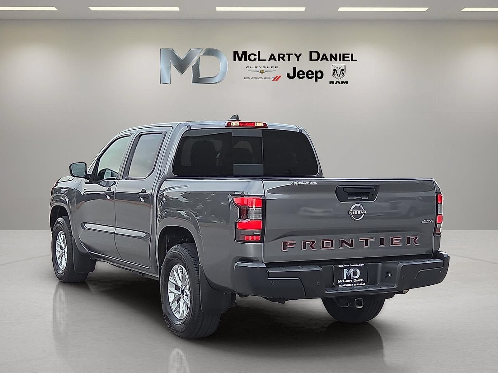 Used 2025 Nissan Frontier S w/ S Utility Package AWD/4WD image 4