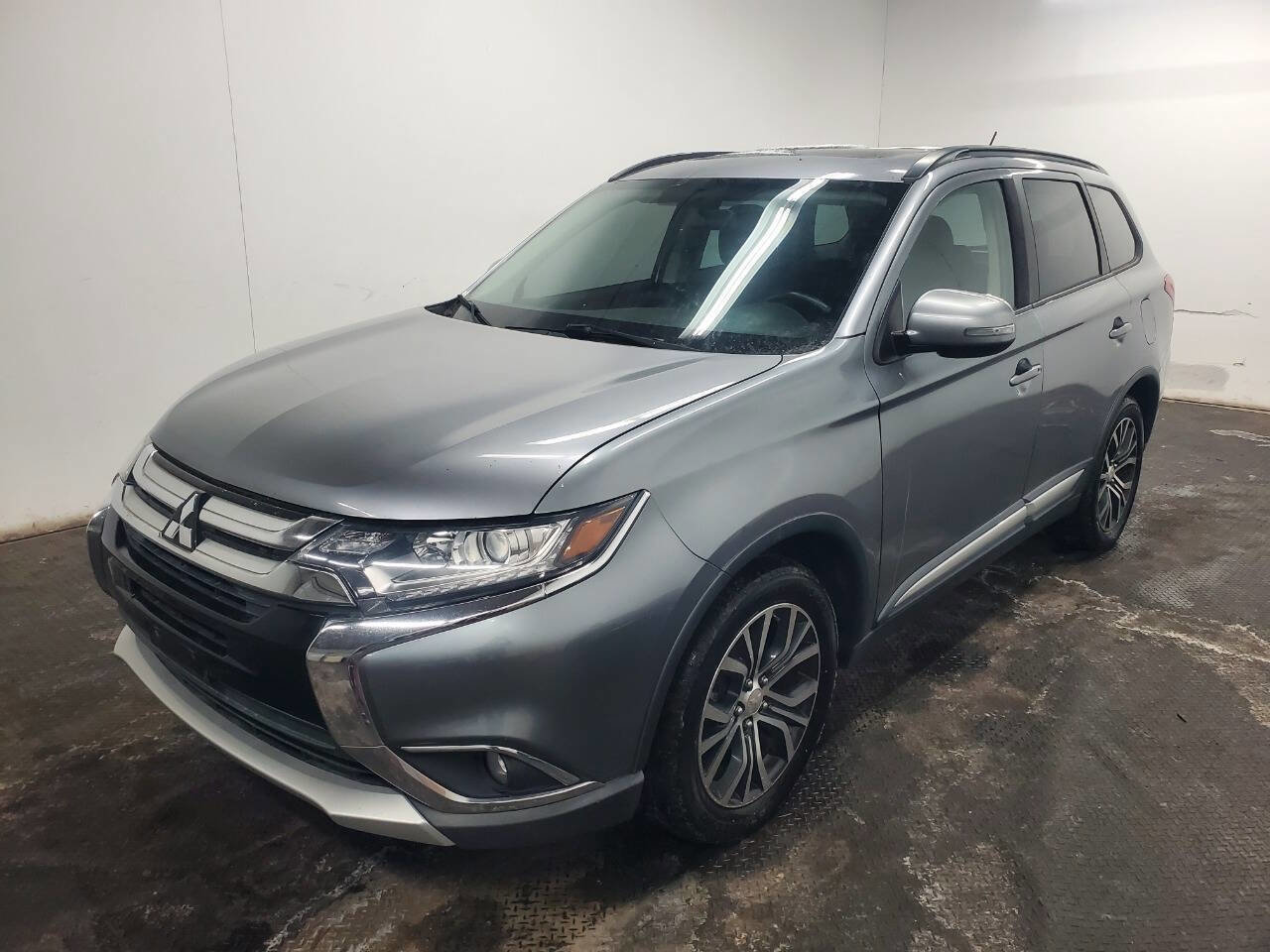Used 2016 Mitsubishi Outlander SE FWD image 1