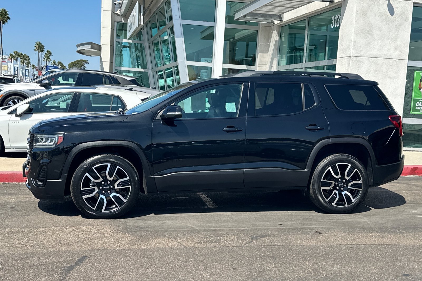 Used 2021 GMC Acadia SLT w/ Elevation Edition FWD image 7