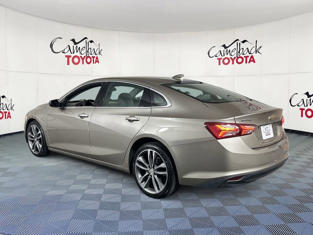 Used 2022 Chevrolet Malibu LT FWD image 6