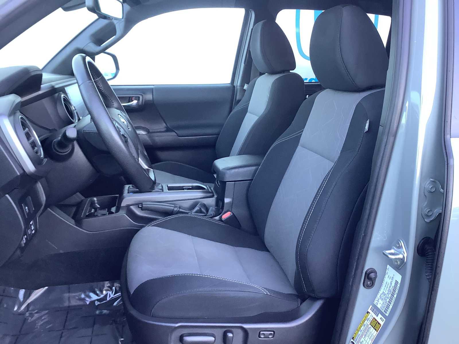 Used 2023 Toyota Tacoma TRD Sport w/ Black Out Package (TMS) AWD/4WD image 11