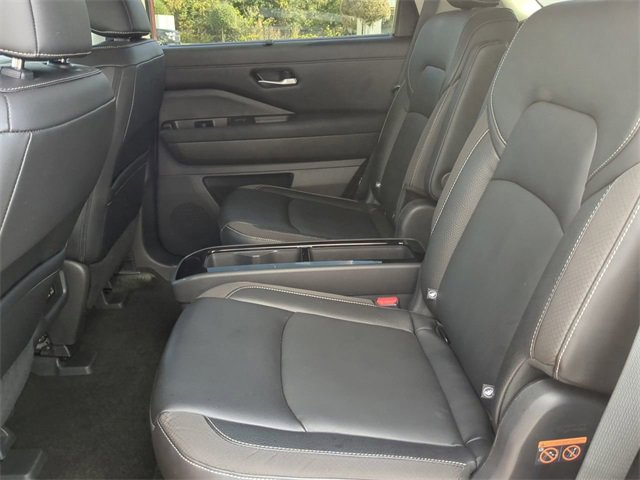 Used 2023 Nissan Pathfinder SL w/ SL Premium Package image 14