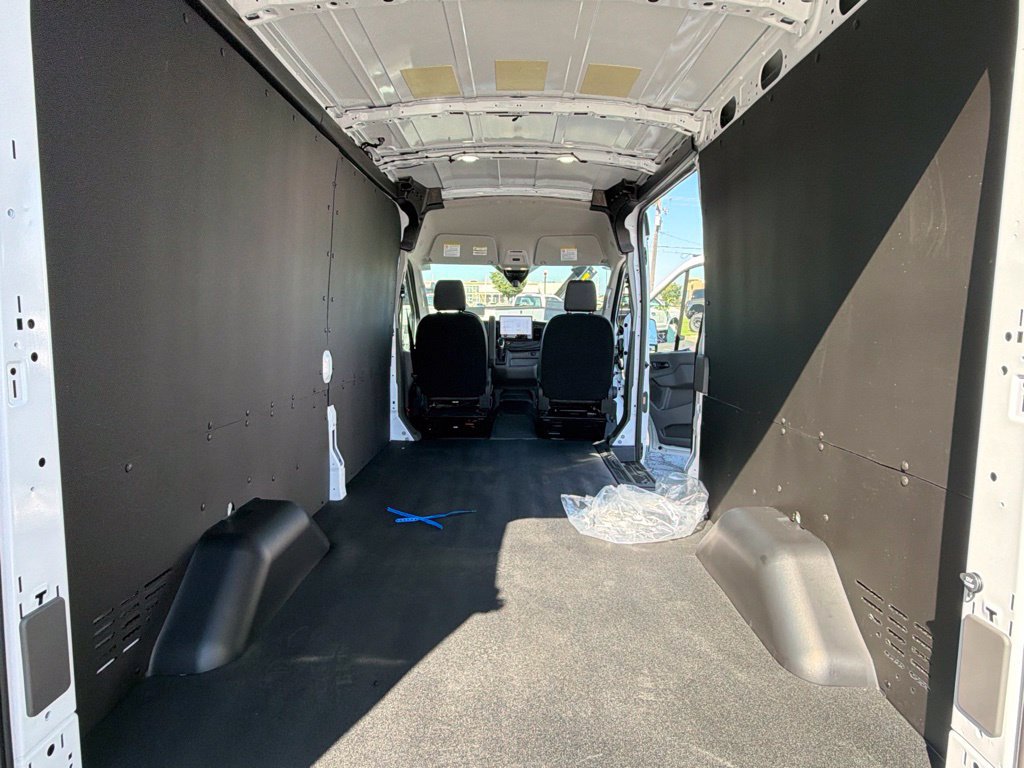 New 2027 Ford Transit 250 148 Medium Roof w/ Load Area Protection Package RWD image 32