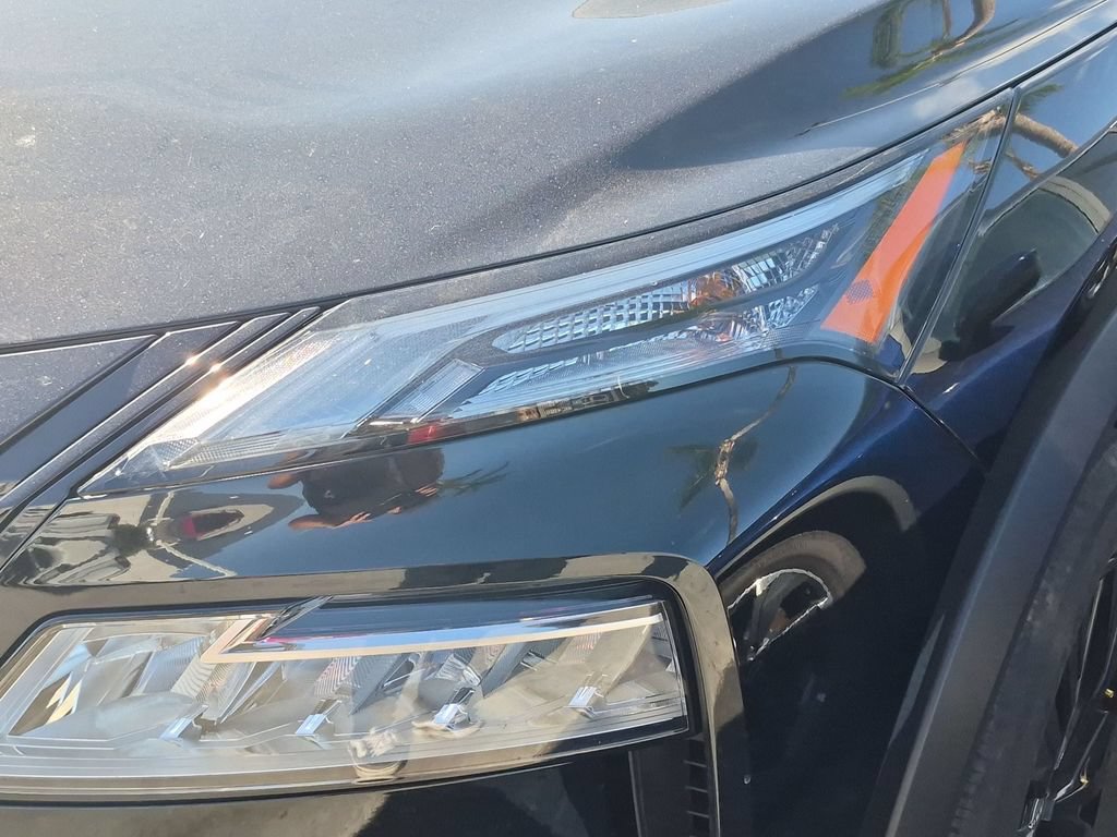 Certified 2023 Nissan Rogue SV w/ SV Premium B Package FWD image 3