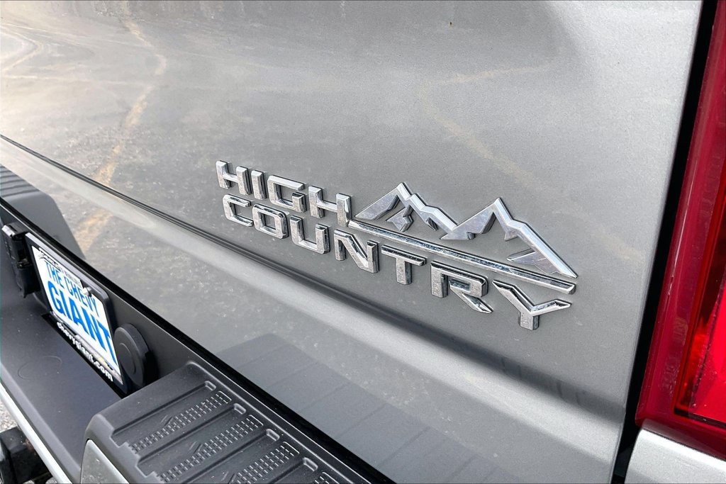 Used 2023 Chevrolet Silverado 1500 High Country w/ Technology Package AWD/4WD image 28