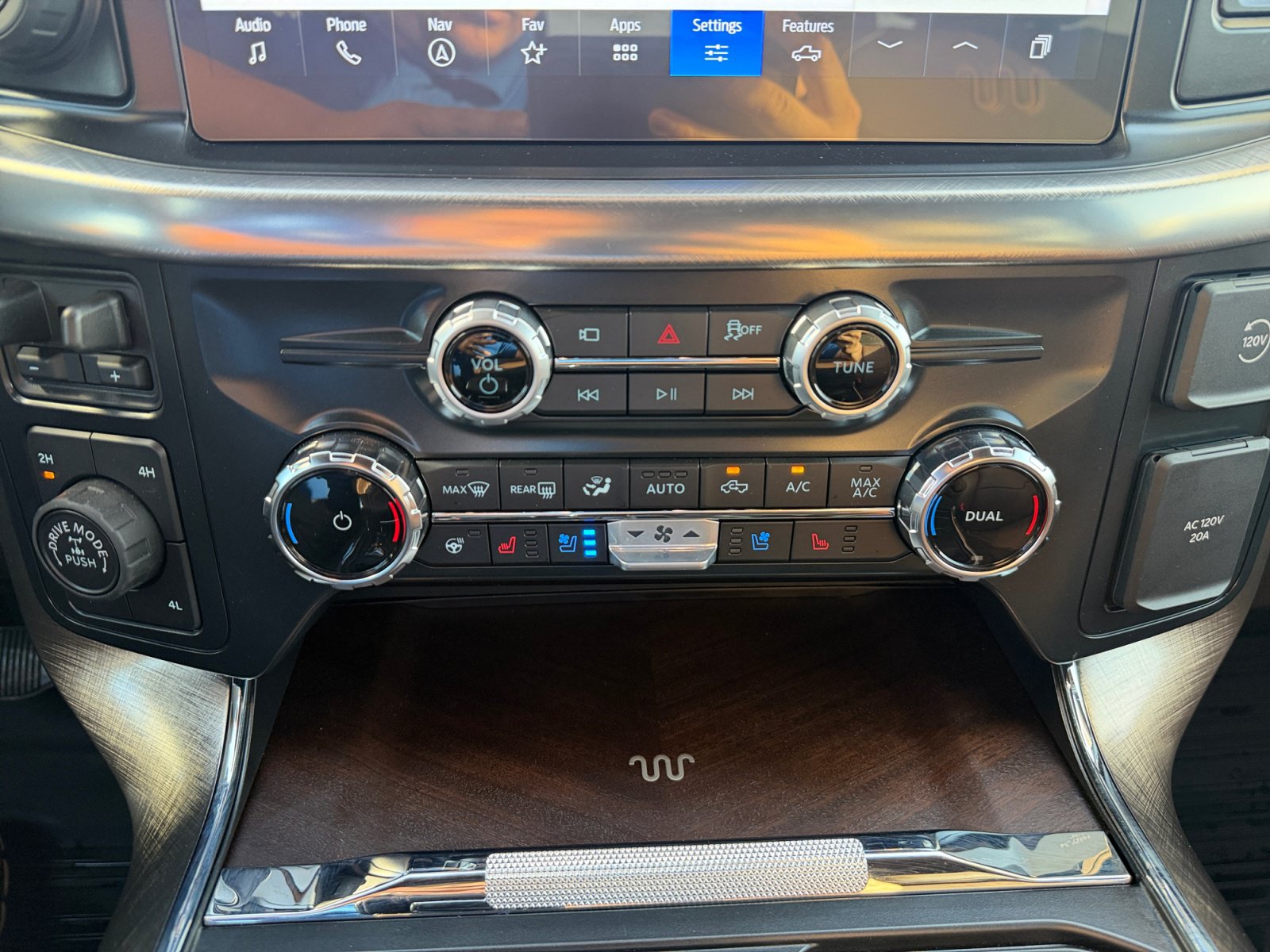Used 2025 Ford F150 King Ranch w/ FX4 Off-Road Package AWD/4WD image 26