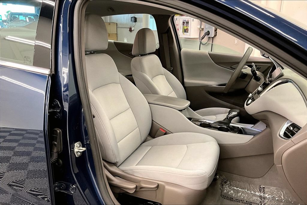 Used 2021 Chevrolet Malibu LT FWD image 6