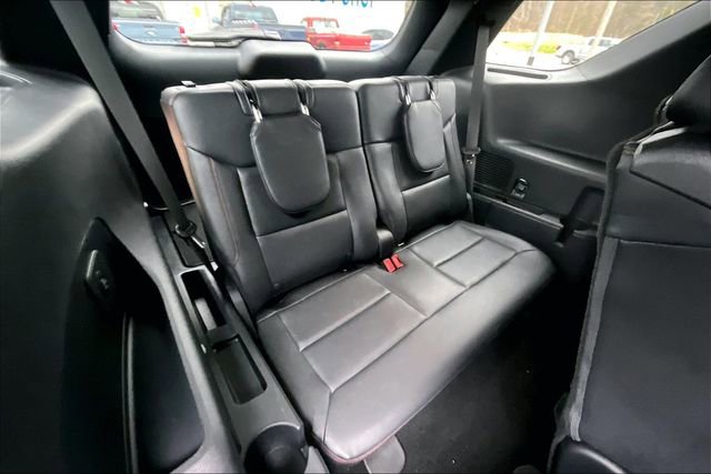 Used 2025 Ford Explorer ST-Line w/ Premium Package image 30