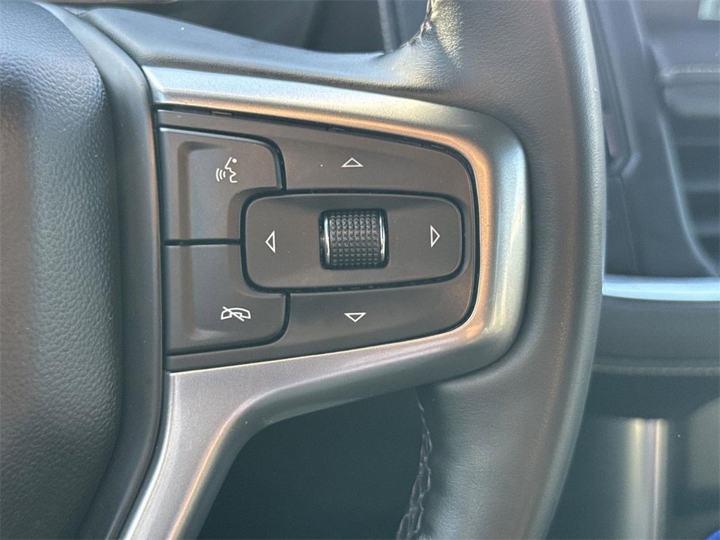 Used 2024 Chevrolet Suburban Premier image 36