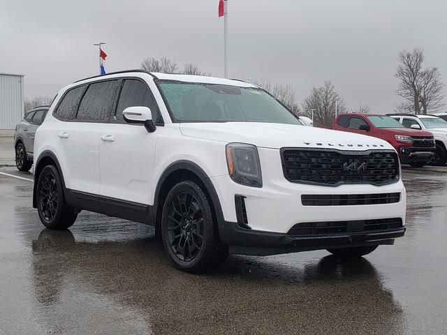 Used 2022 Kia Telluride EX w/ EX Premium Package image 3
