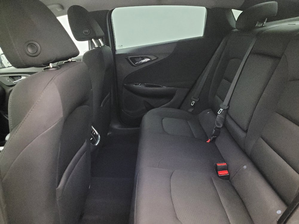Used 2017 Chevrolet Malibu LT FWD image 18
