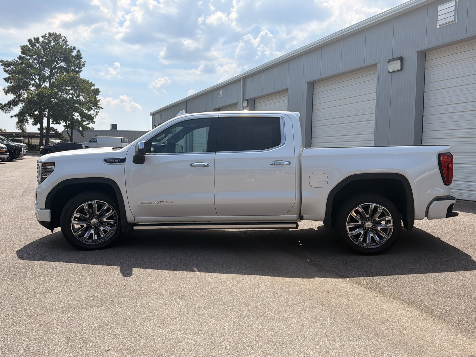 Used 2023 GMC Sierra 1500 Denali AWD/4WD image 9