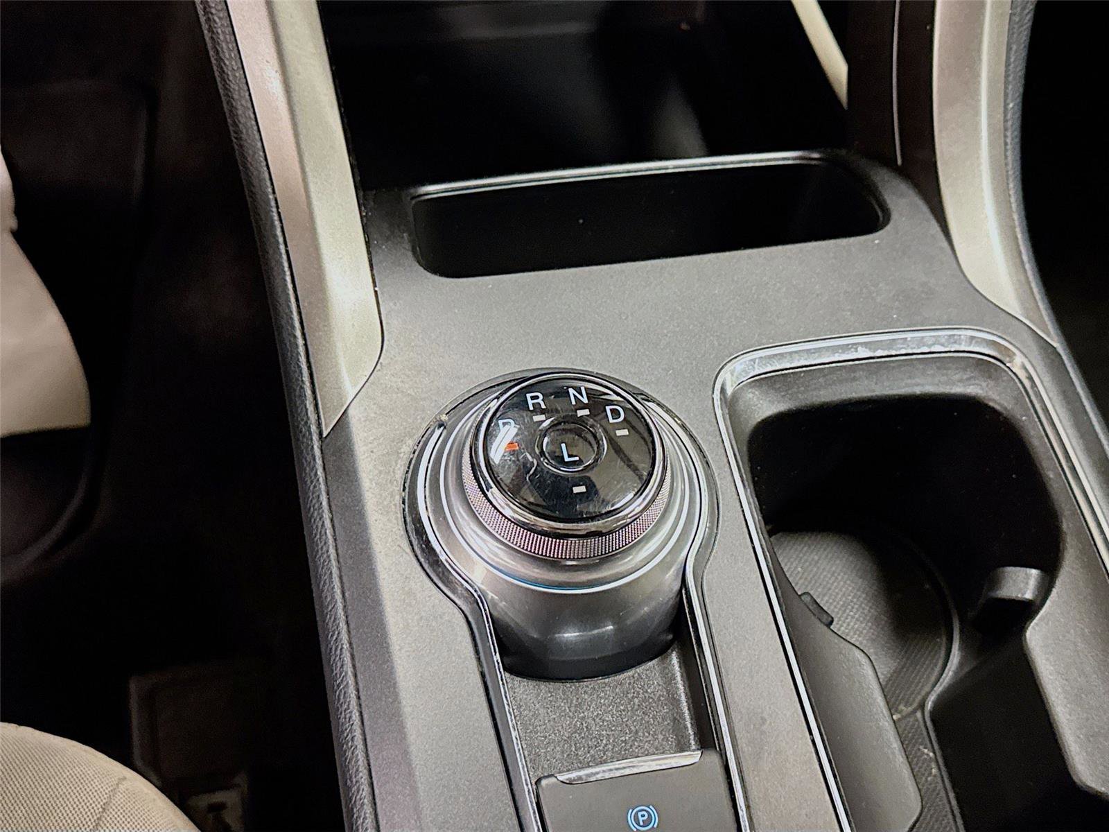 Used 2019 Ford Fusion SE image 17