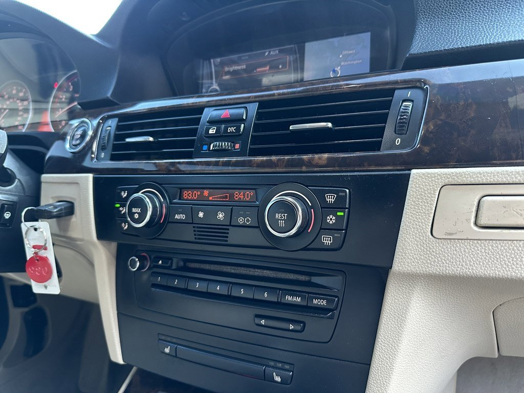 Used 2009 BMW 335i Convertible w/ Premium Pkg image 24