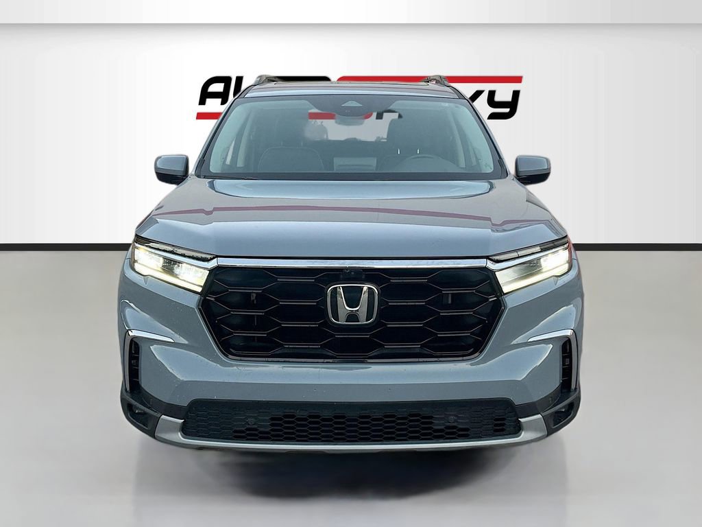Used 2023 Honda Pilot Elite image 2