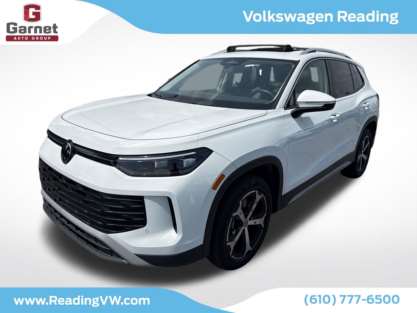 Used 2025 Volkswagen Tiguan SE w/ Panoramic Sunroof Package AWD/4WD image 1