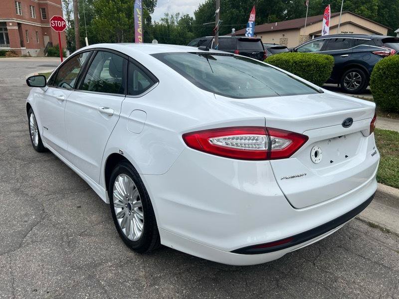 Used 2015 Ford Fusion SE FWD image 7