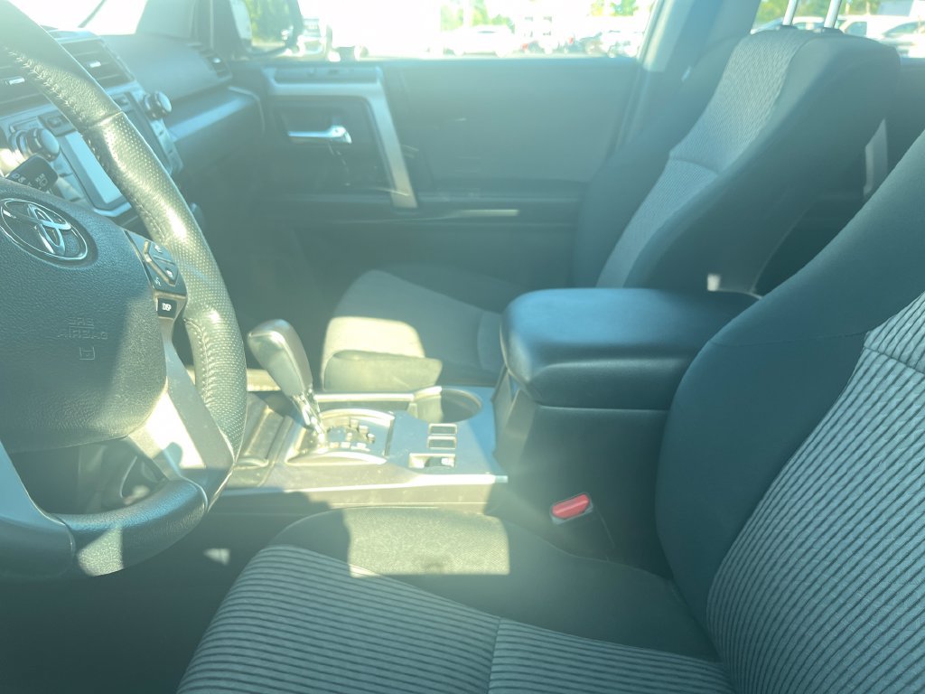 Used 2018 Toyota 4Runner SR5 AWD/4WD image 6