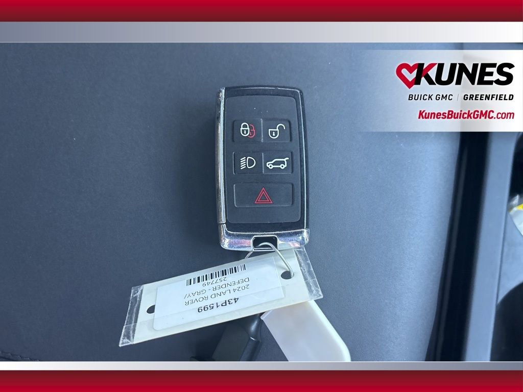 Used 2024 Land Rover Defender 130 X-Dynamic SE AWD/4WD image 52