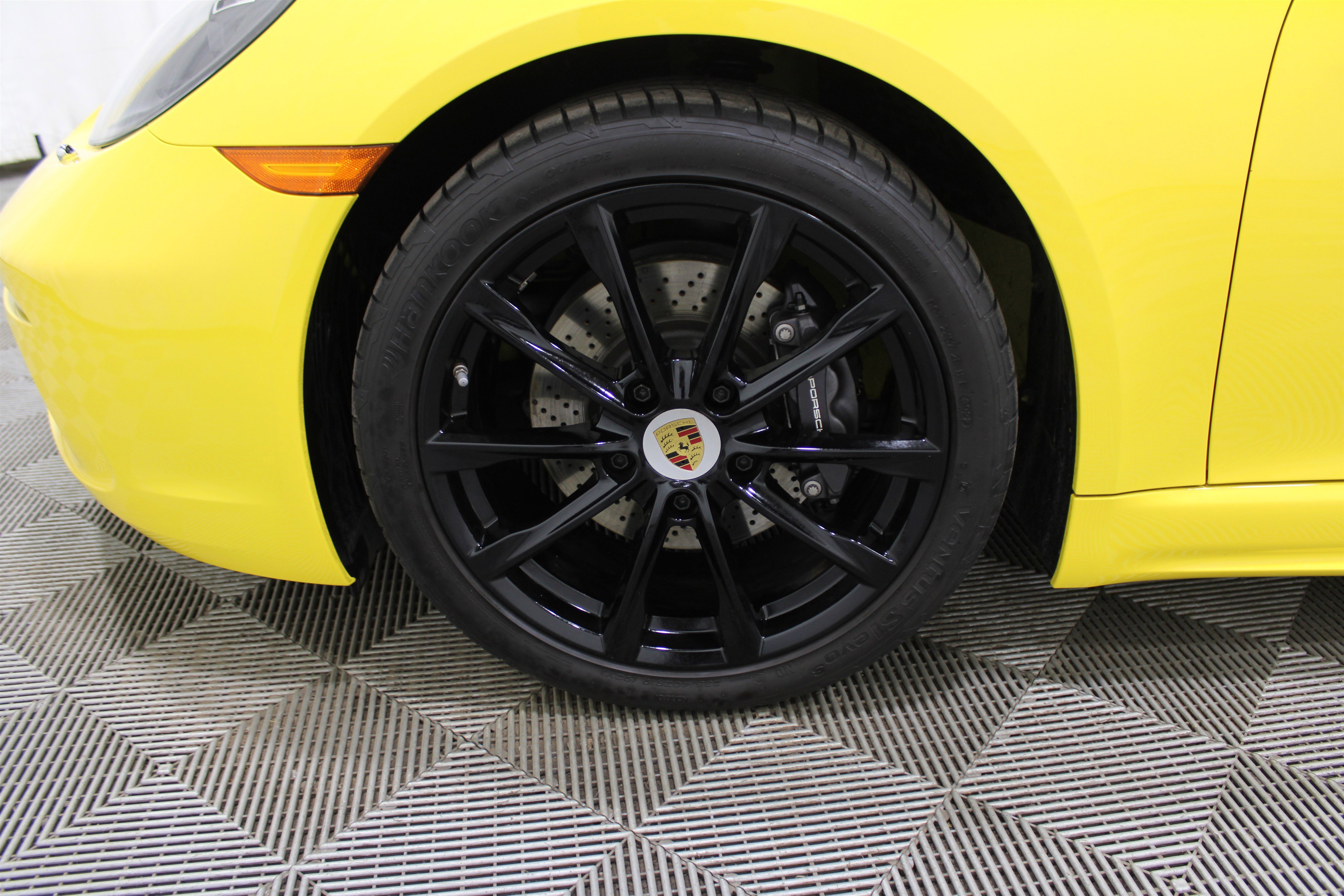 Used 2023 Porsche 718 Boxster w/ Sport Chrono Package image 34