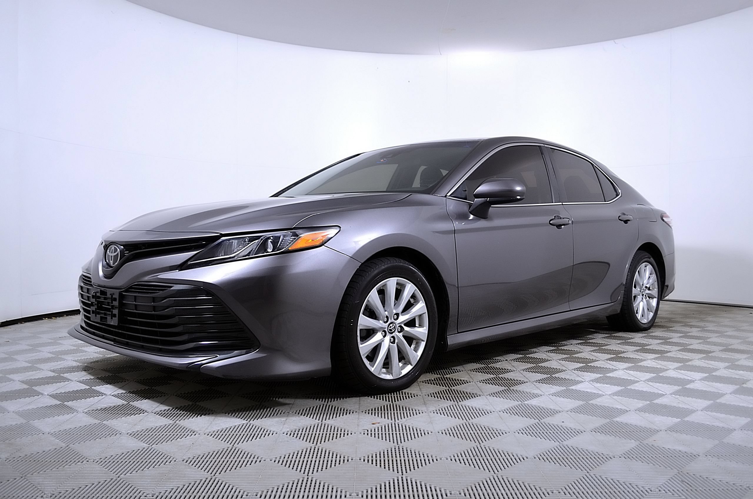 Used 2020 Toyota Camry LE FWD image 2