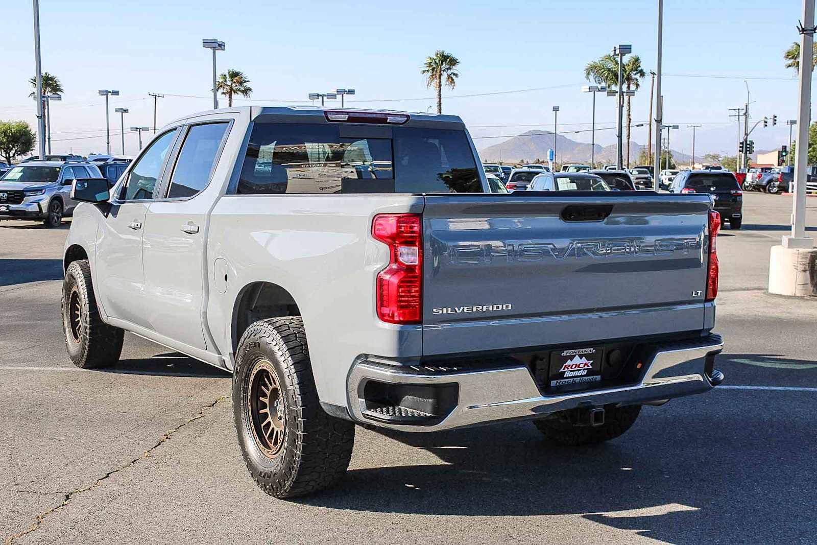 Used 2024 Chevrolet Silverado 1500 LT w/ Leather Package AWD/4WD image 8