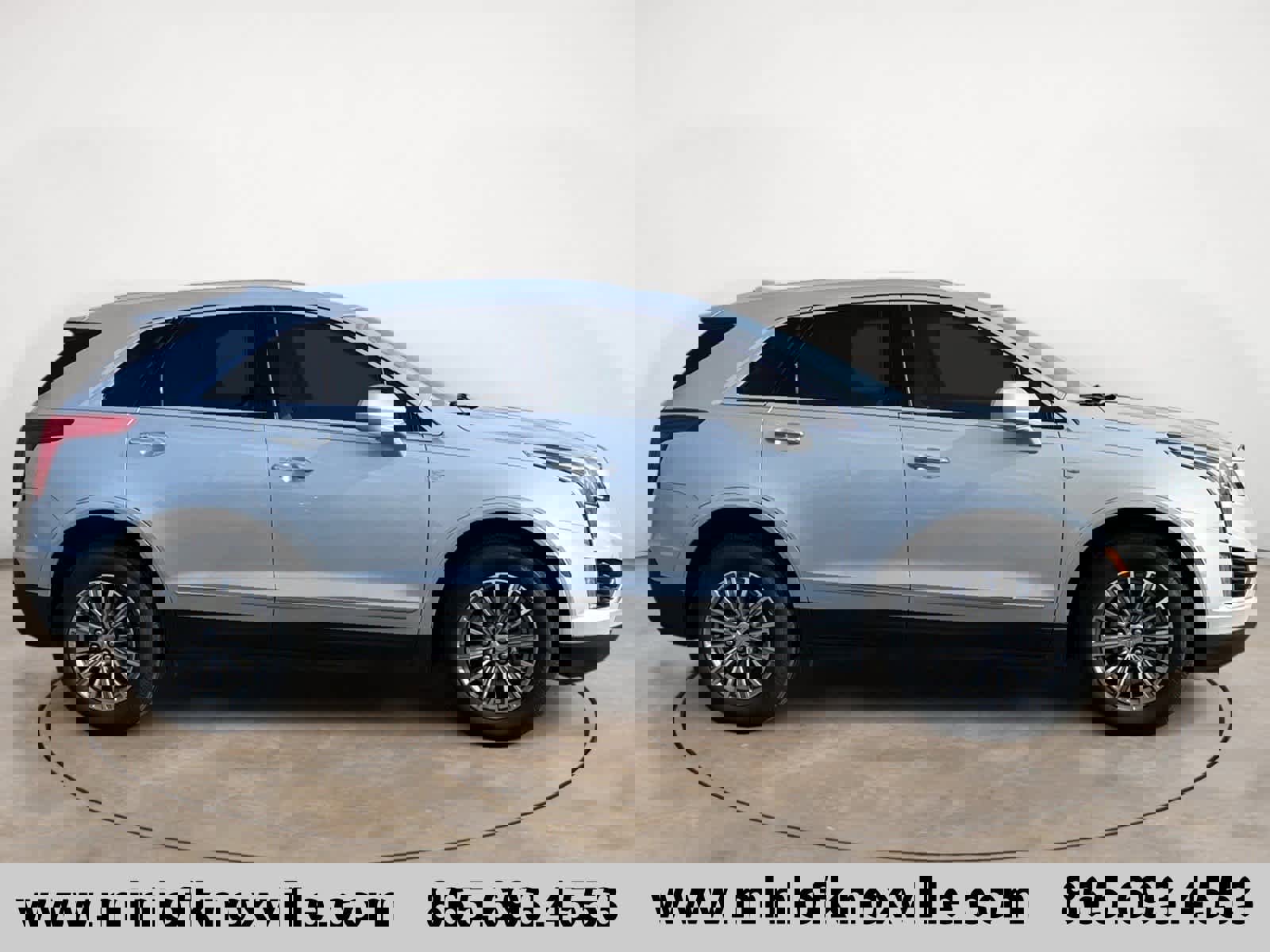 Used 2017 Cadillac XT5 Luxury w/ Driver Awareness Package image 2