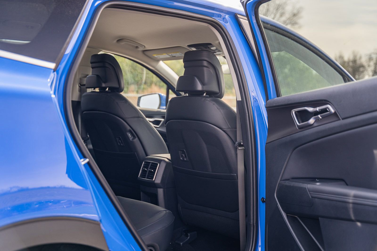 New 2026 Kia Sportage EX image 8