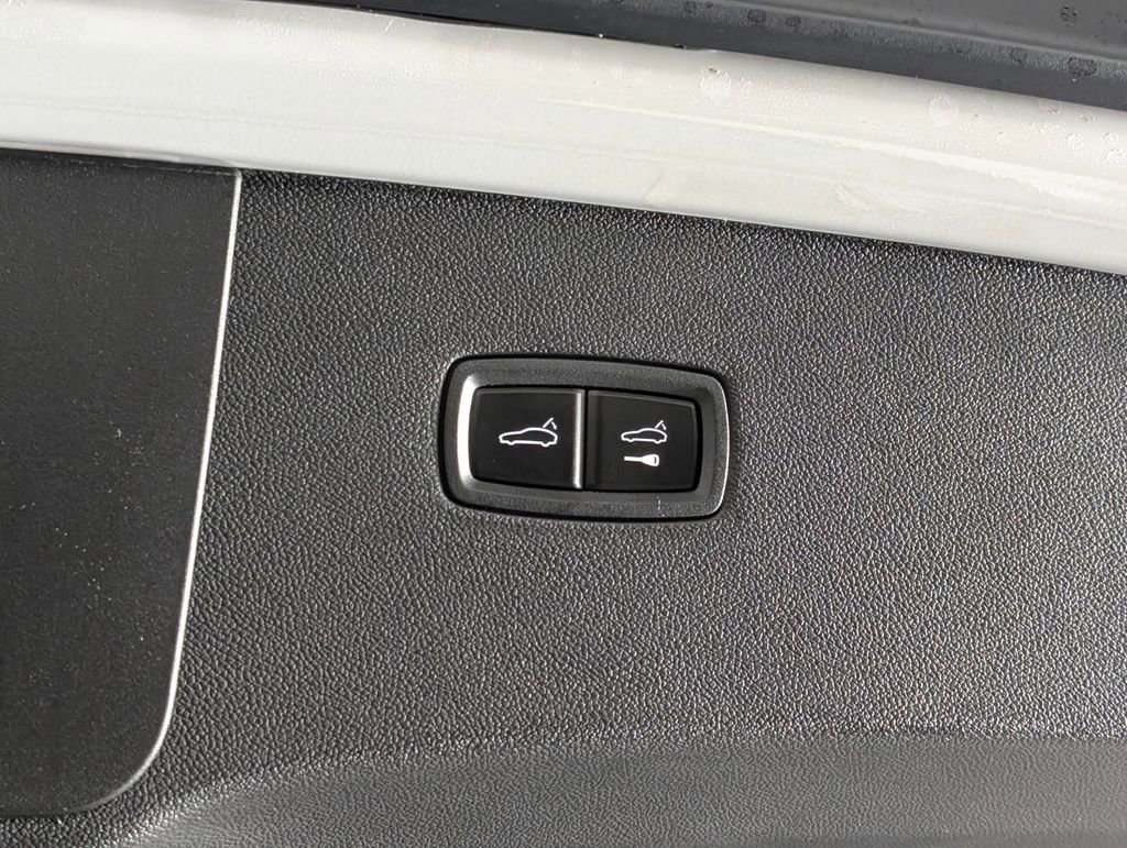 New 2026 Porsche Cayenne Coupe image 18