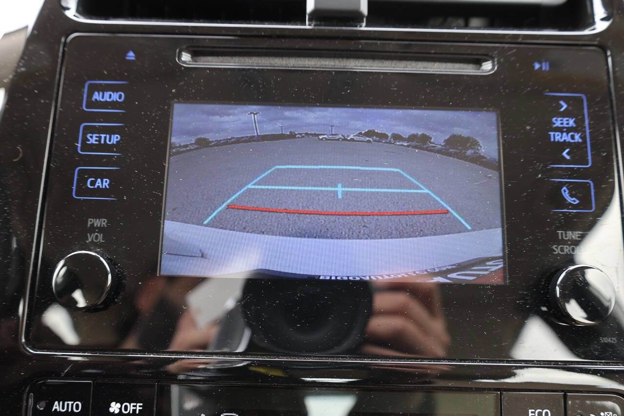 Used 2019 Toyota Prius LE AWD/4WD image 21