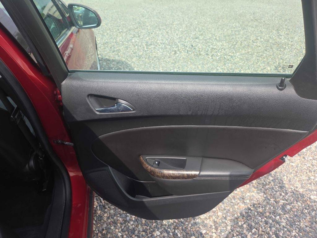 Used 2012 Buick Verano Leather FWD image 18