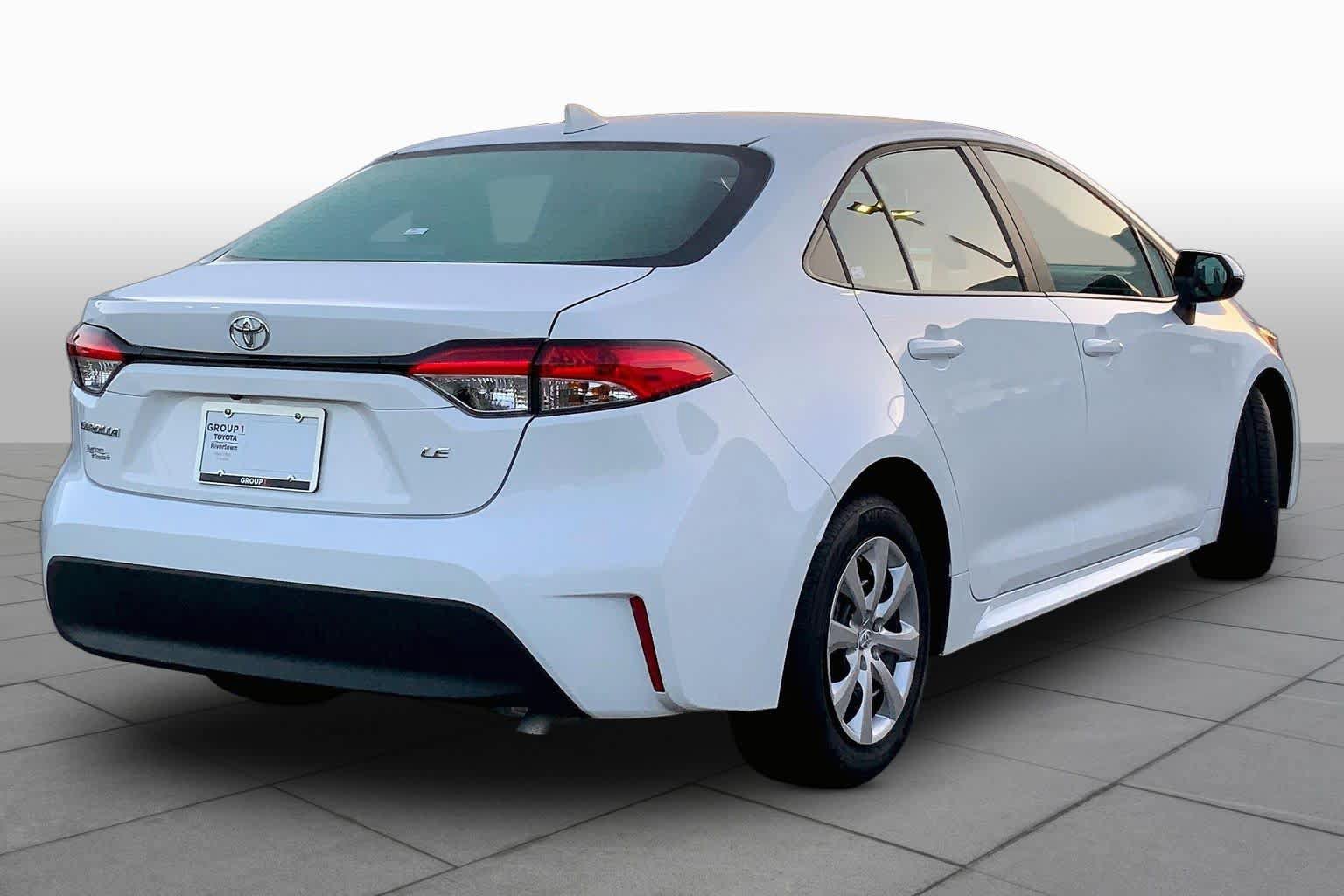 Used 2026 Toyota Corolla LE FWD image 11