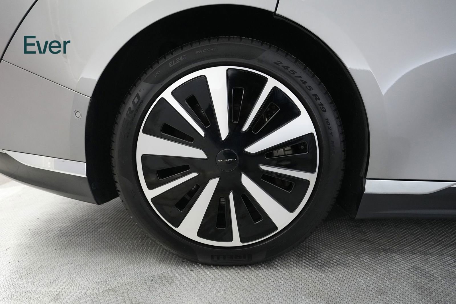 Used 2023 Lucid Air Touring image 22