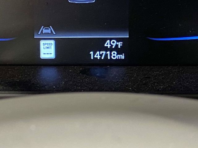 Certified 2025 Hyundai Elantra Sport image 23