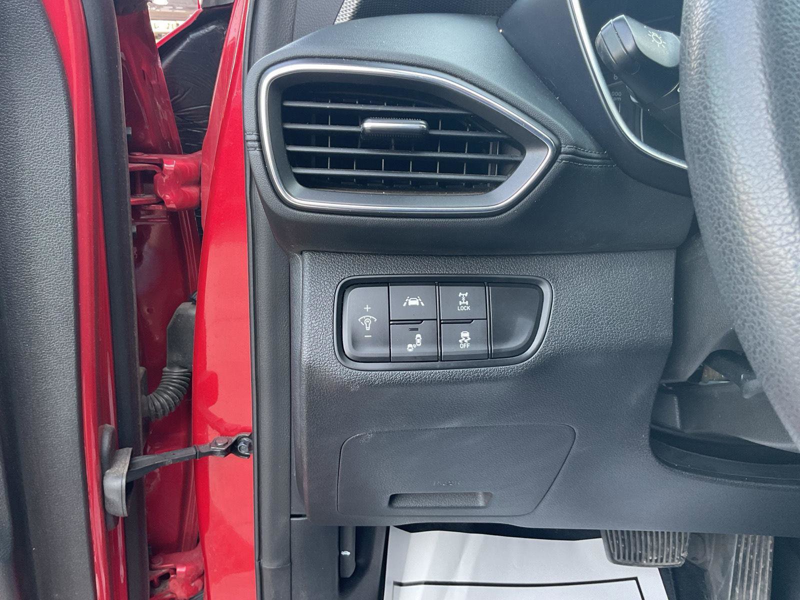 Used 2020 Hyundai Santa Fe SEL image 11